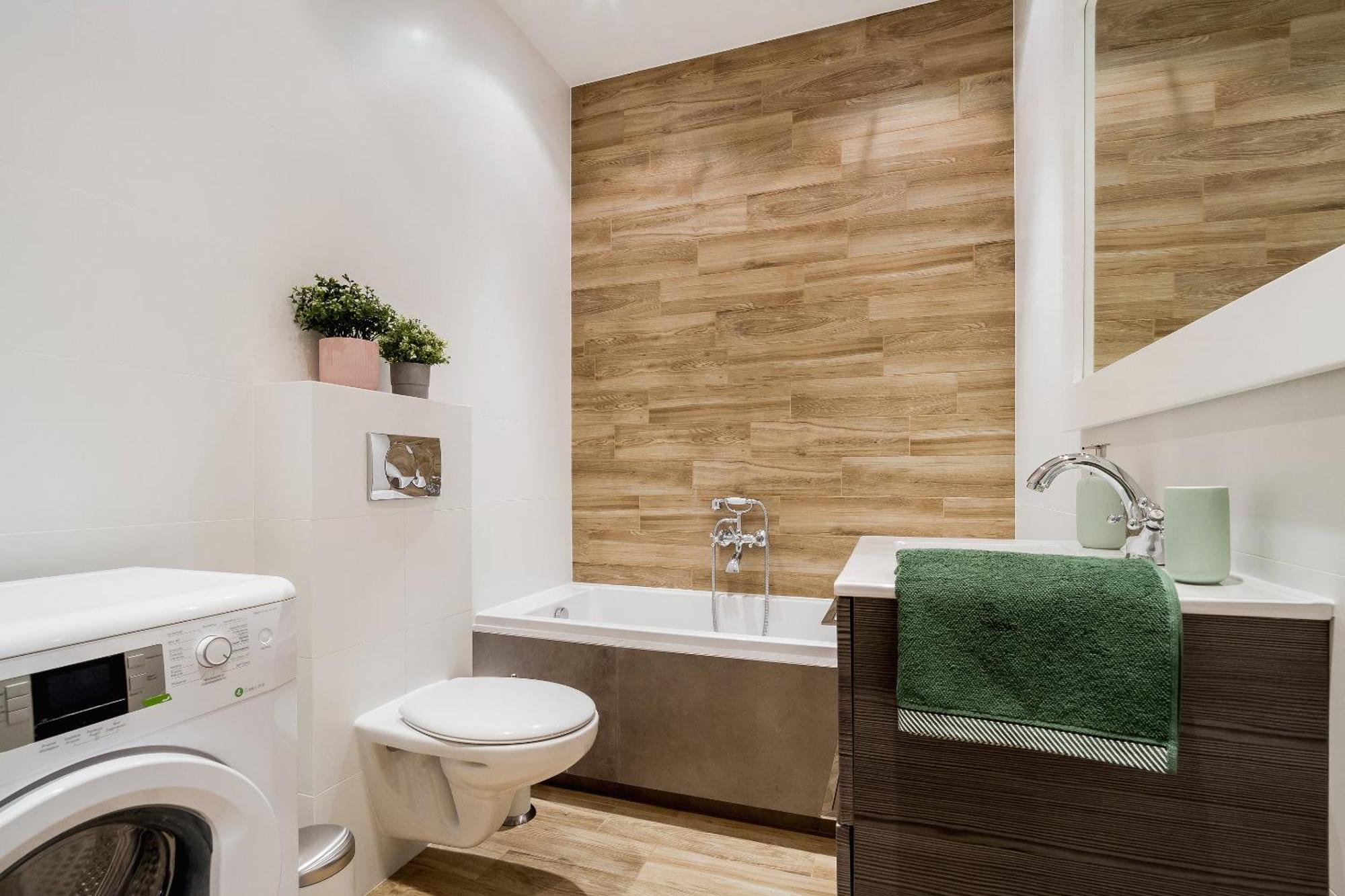Main Station - 8 Rakowicka Street Apartment คราคูฟ ภายนอก รูปภาพ