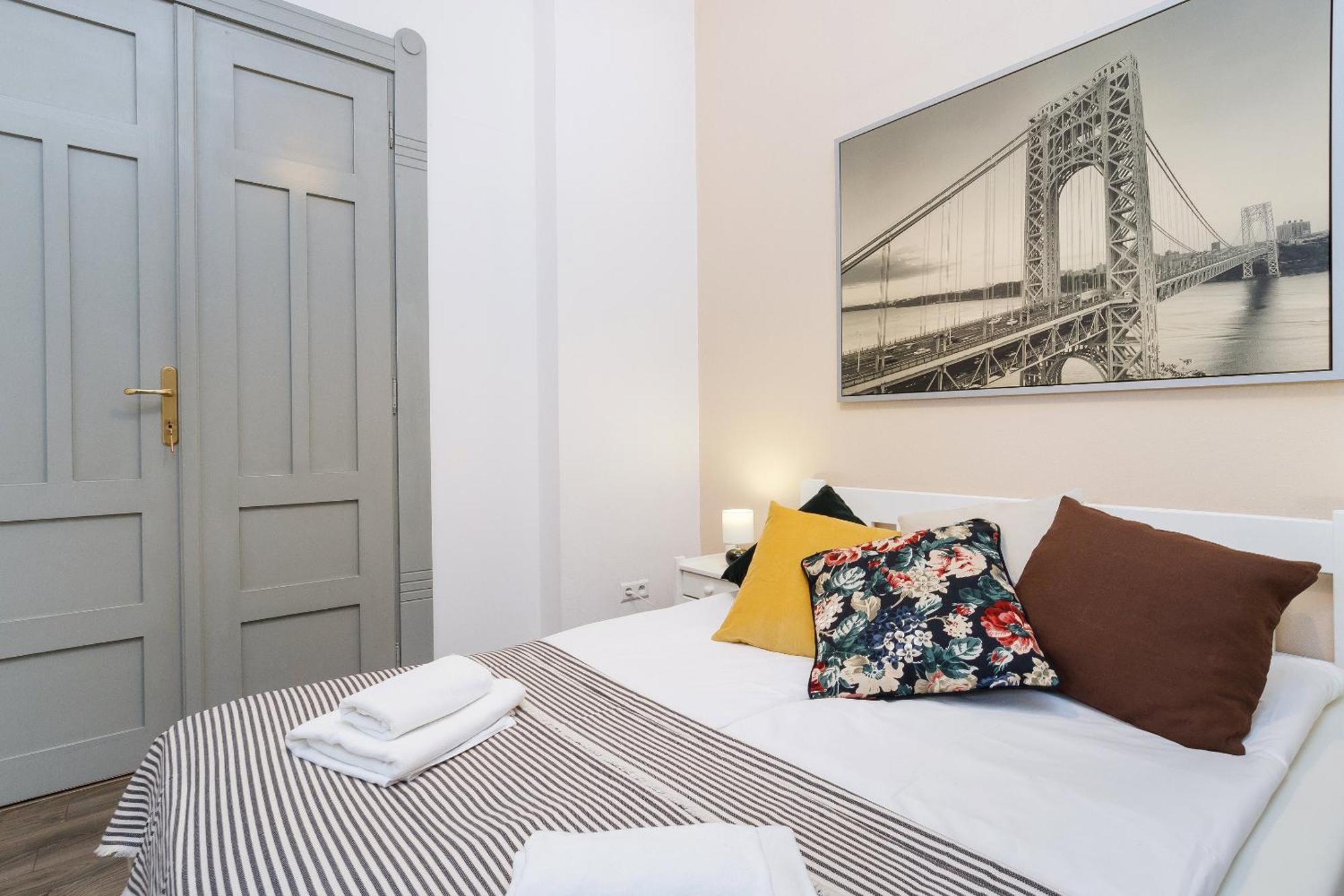 Main Station - 8 Rakowicka Street Apartment คราคูฟ ภายนอก รูปภาพ