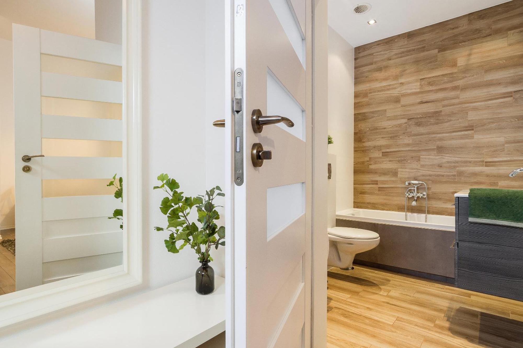 Main Station - 8 Rakowicka Street Apartment คราคูฟ ภายนอก รูปภาพ