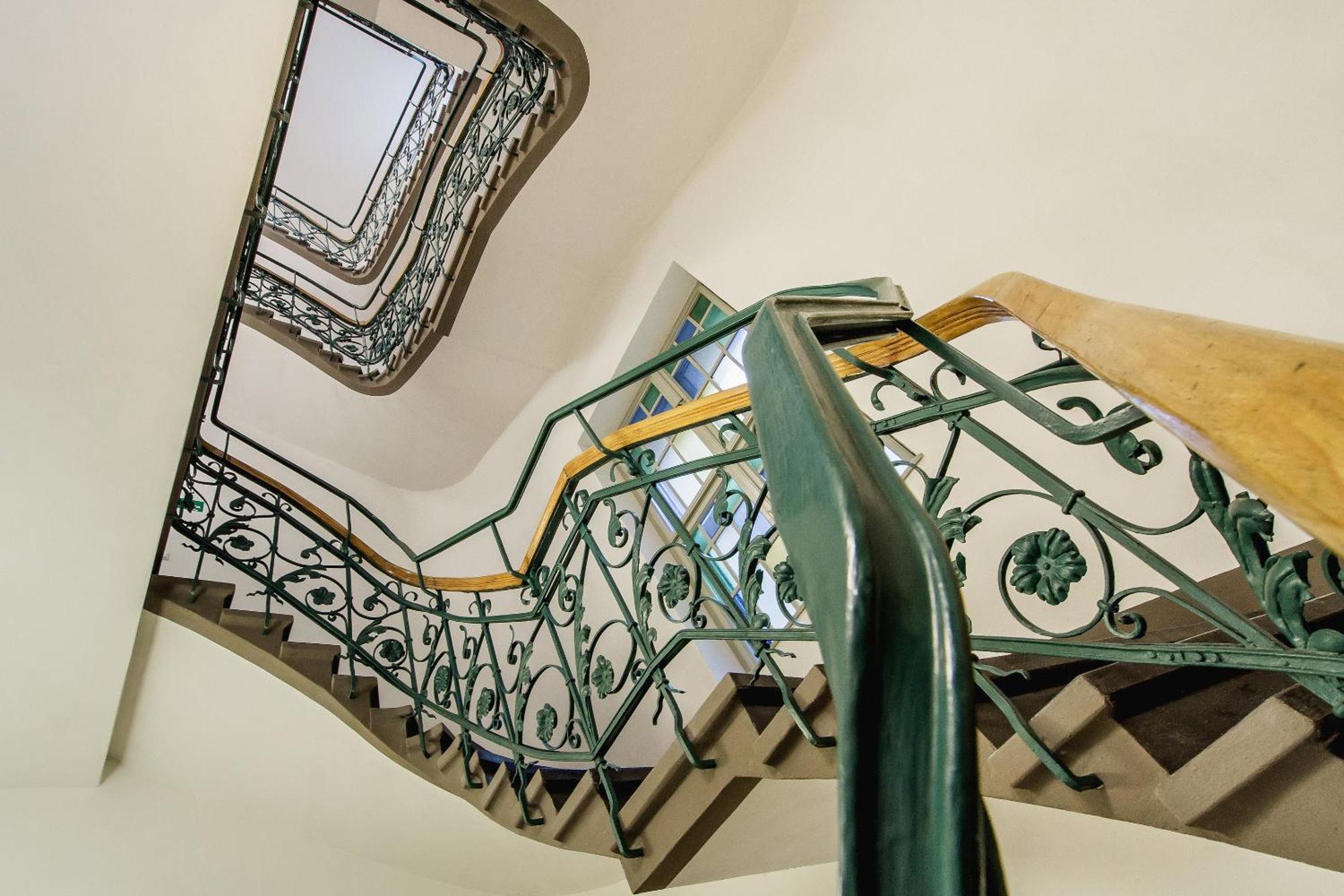 Main Station - 8 Rakowicka Street Apartment คราคูฟ ภายนอก รูปภาพ